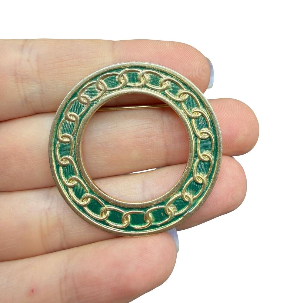 Vintage Jewelry Gold tone Circle with Green Round  Pin